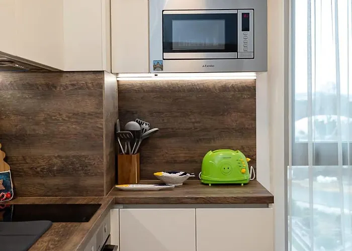 Апартамент Cozy Sea View With Pool