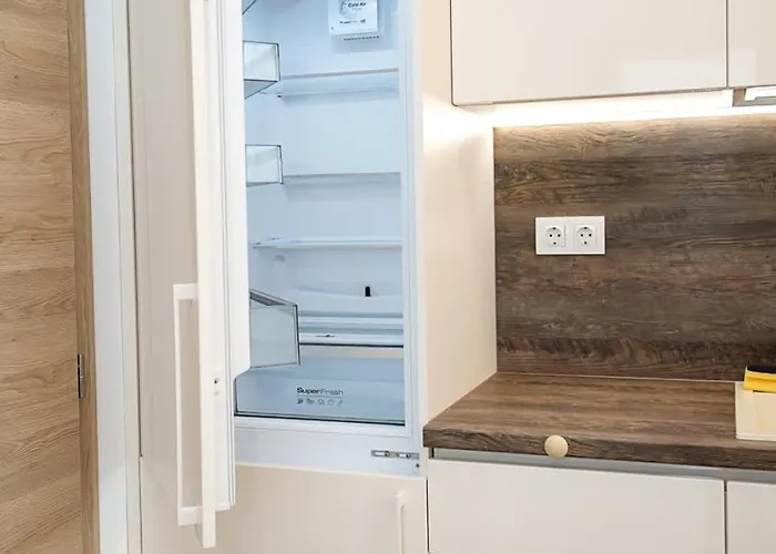 Апартамент Cozy Sea View With Pool Варна