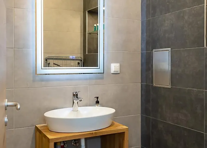 Cozy Sea View With Pool Апартамент *