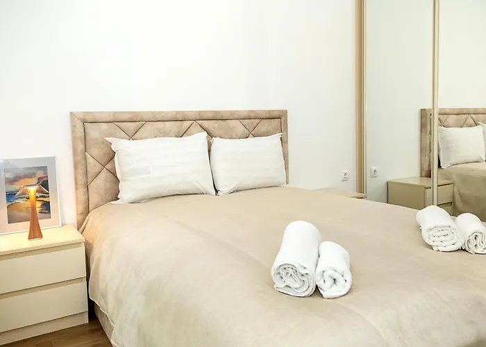 Апартамент Cozy Sea View With Pool Варна