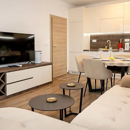 Cozy Sea View Apartment With Parking Apartment *