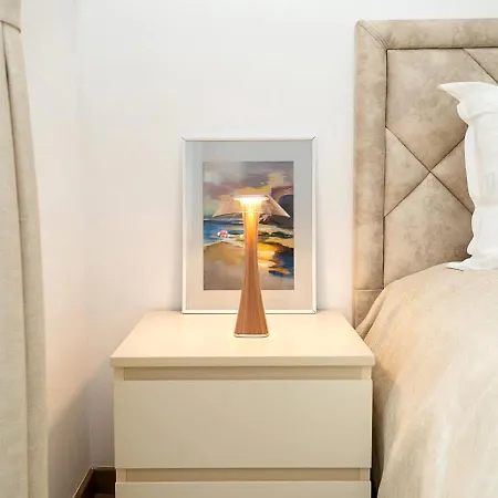 Cozy Sea View Apartment With Parking Warna