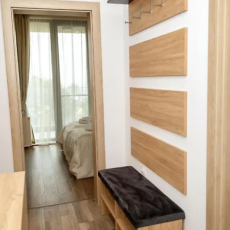 Cozy Sea View Apartment With Parking Warna